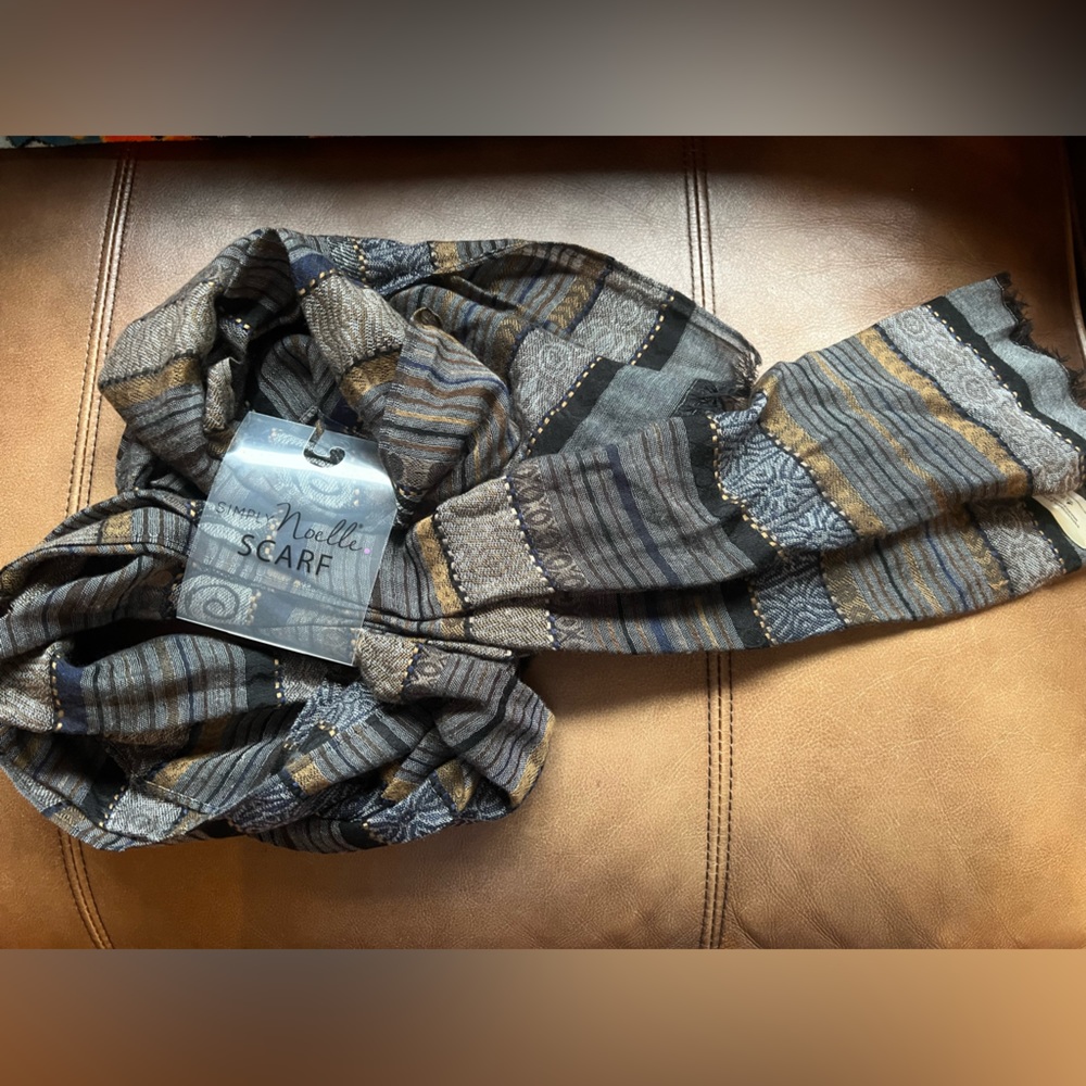 Simply Noelle infinity scarf NEW NWT